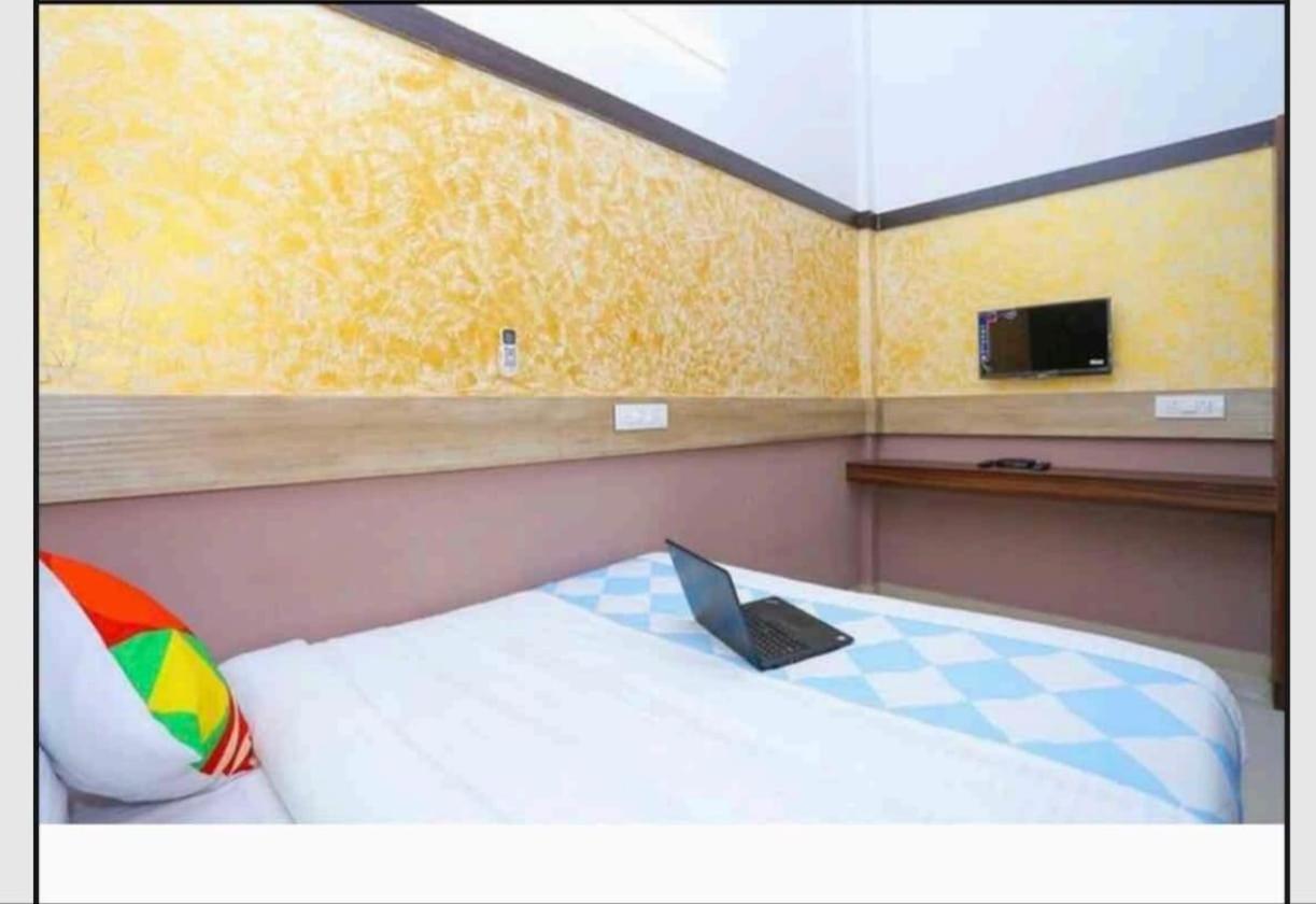 Moon Rooms Kochi Exteriör bild